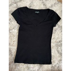 Black v neck crop top